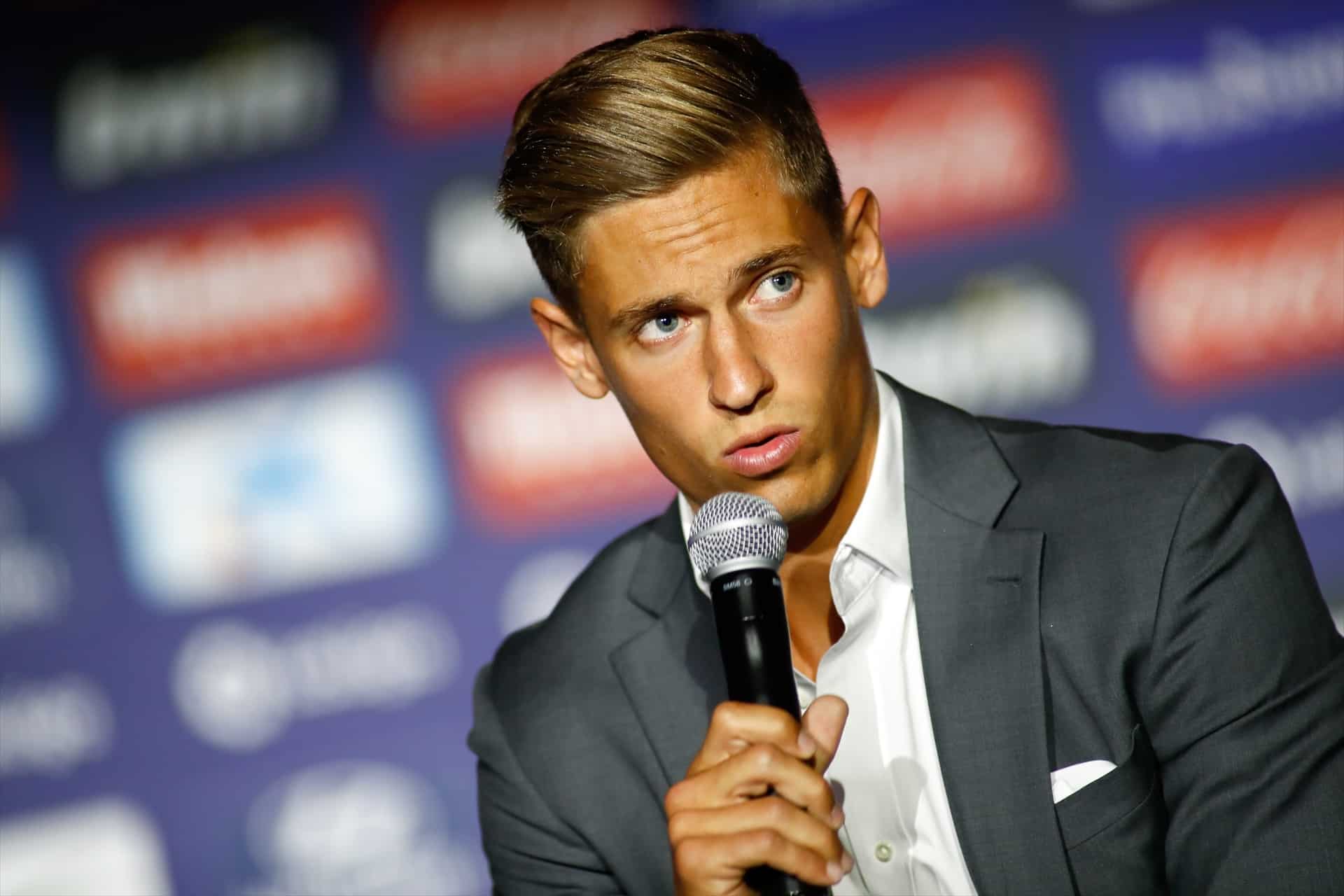 Marcos Llorente viaja a Valencia para ayudar y aporta 400 hidrolimpiadoras