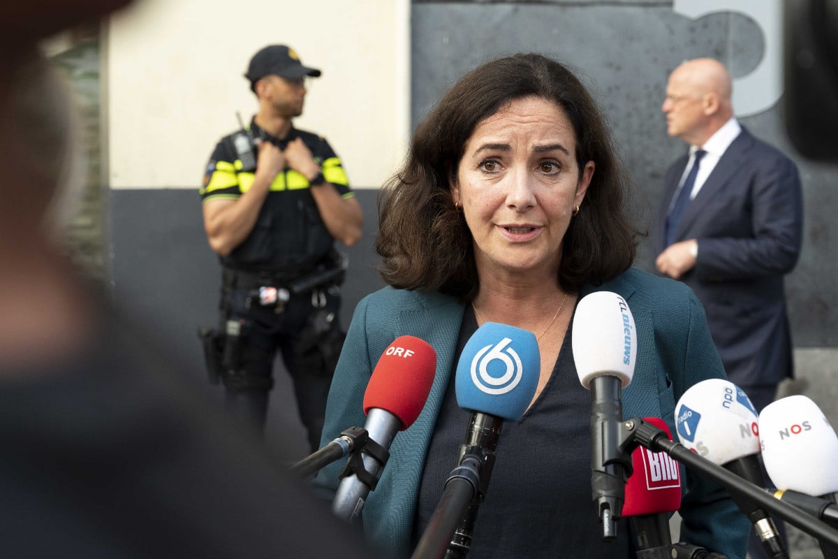 La alcaldesa de Ámsterdam decreta estado de emergencia tras los ataques antisemitas: «Este fin de semana está prohibido manifestarse»
