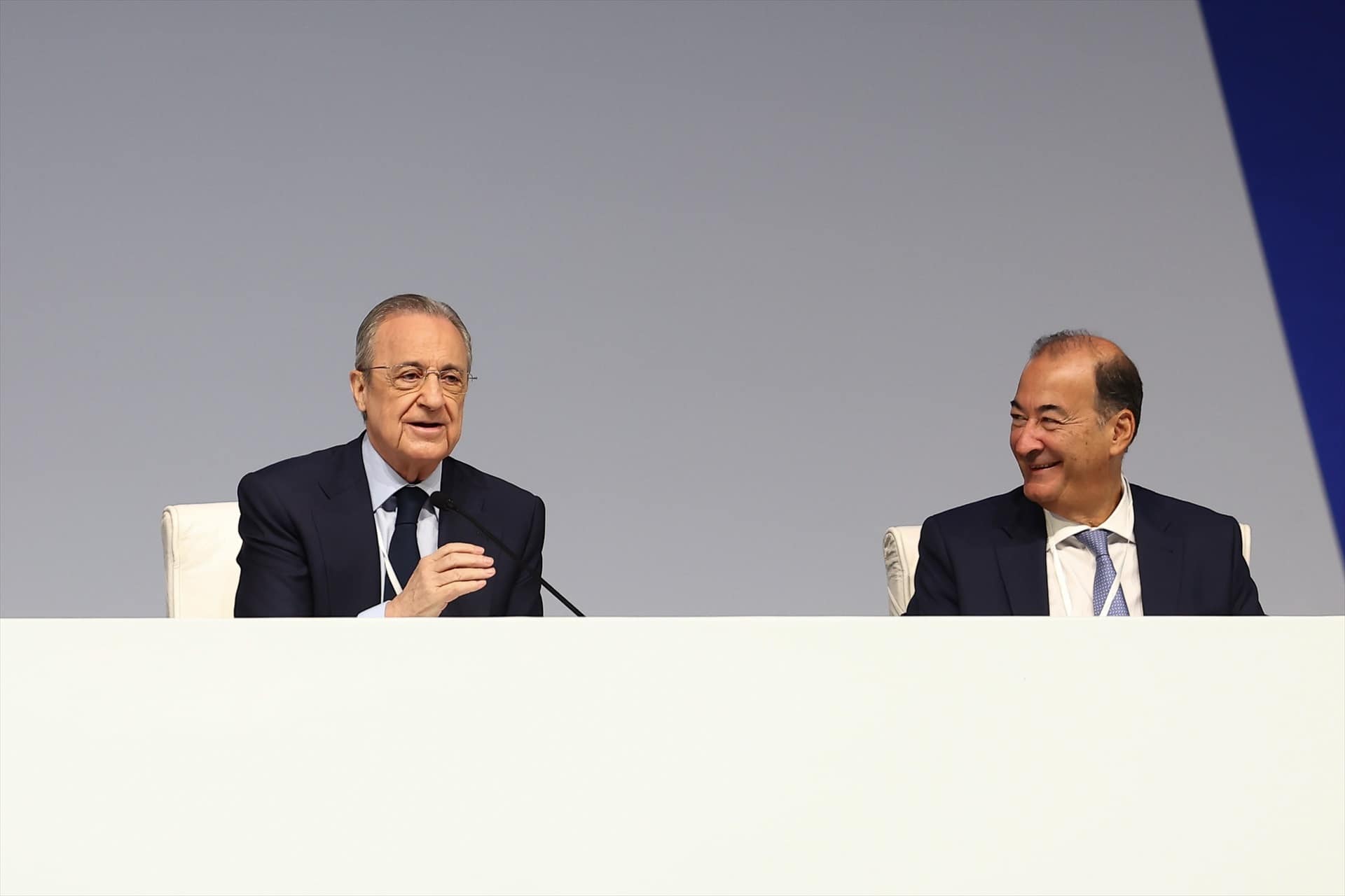 Los socios del Real Madrid aprueban las cuentas, el presupuesto y las cuotas con 1.790 votos a favor, siete en contra y dos abstenciones
