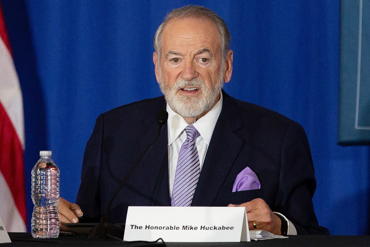 Trump designa al exgobernador de Arkansas, Mike Huckabee, como embajador en Israel: «Ha sido un gran servidor público»