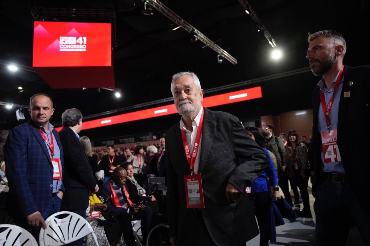 Chaves y Griñán, protagonistas de la inauguración del Congreso Federal del PSOE en Sevilla