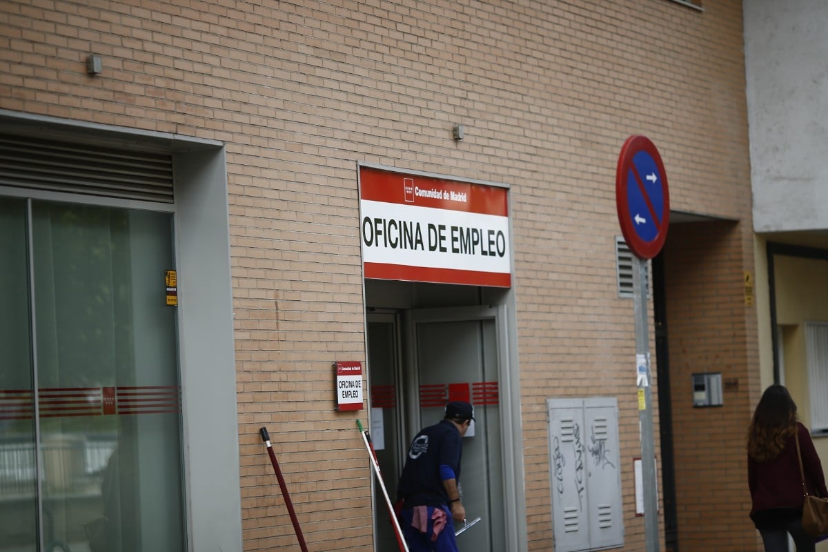 El paro real se sitúa en 3,3 millones de personas, 700.000 más que el registrado