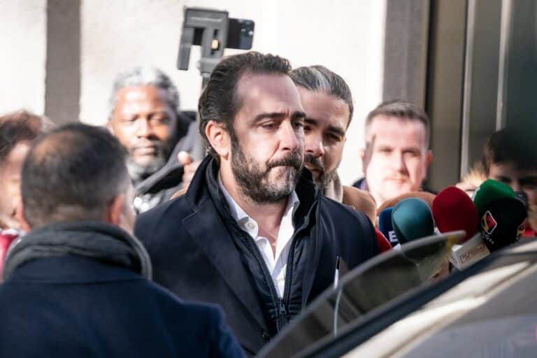 Aldama entrega al juez el sobre de la petrolera venezolana PDVSA que apunta a la financiación ilegal del PSOE