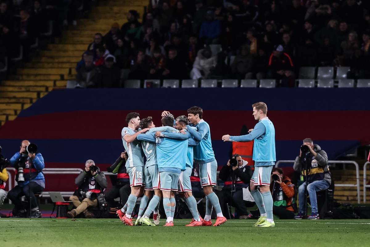 El Atlético de Madrid lucha la victoria frente al Barcelona hasta el último minuto