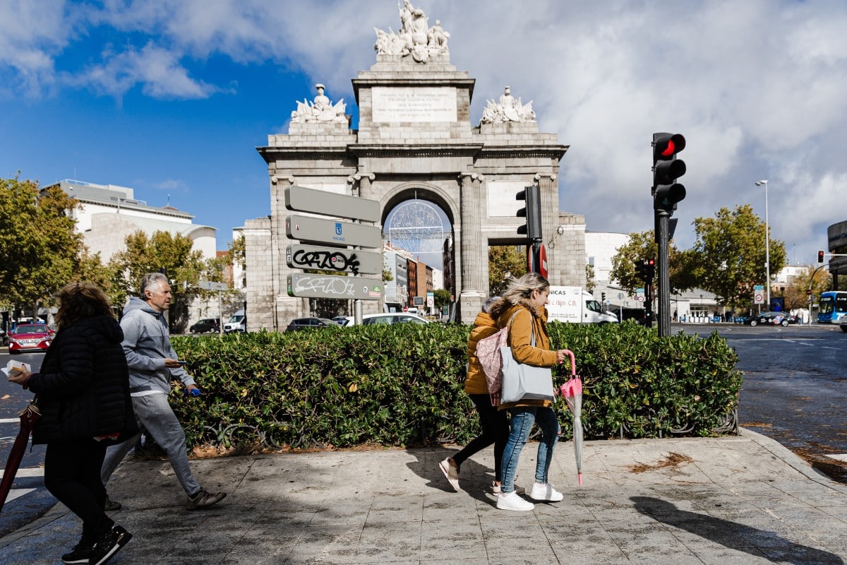 El Retiro y otros ocho parques de Madrid estarán cerrados este lunes por la previsión de fuertes vientos