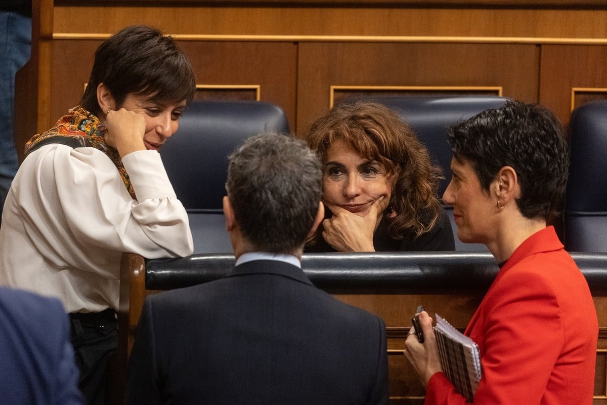 Los sueldos mayores a 59.000 euros pagarán de media 1.000 más en cotizaciones para mantener las pensiones
