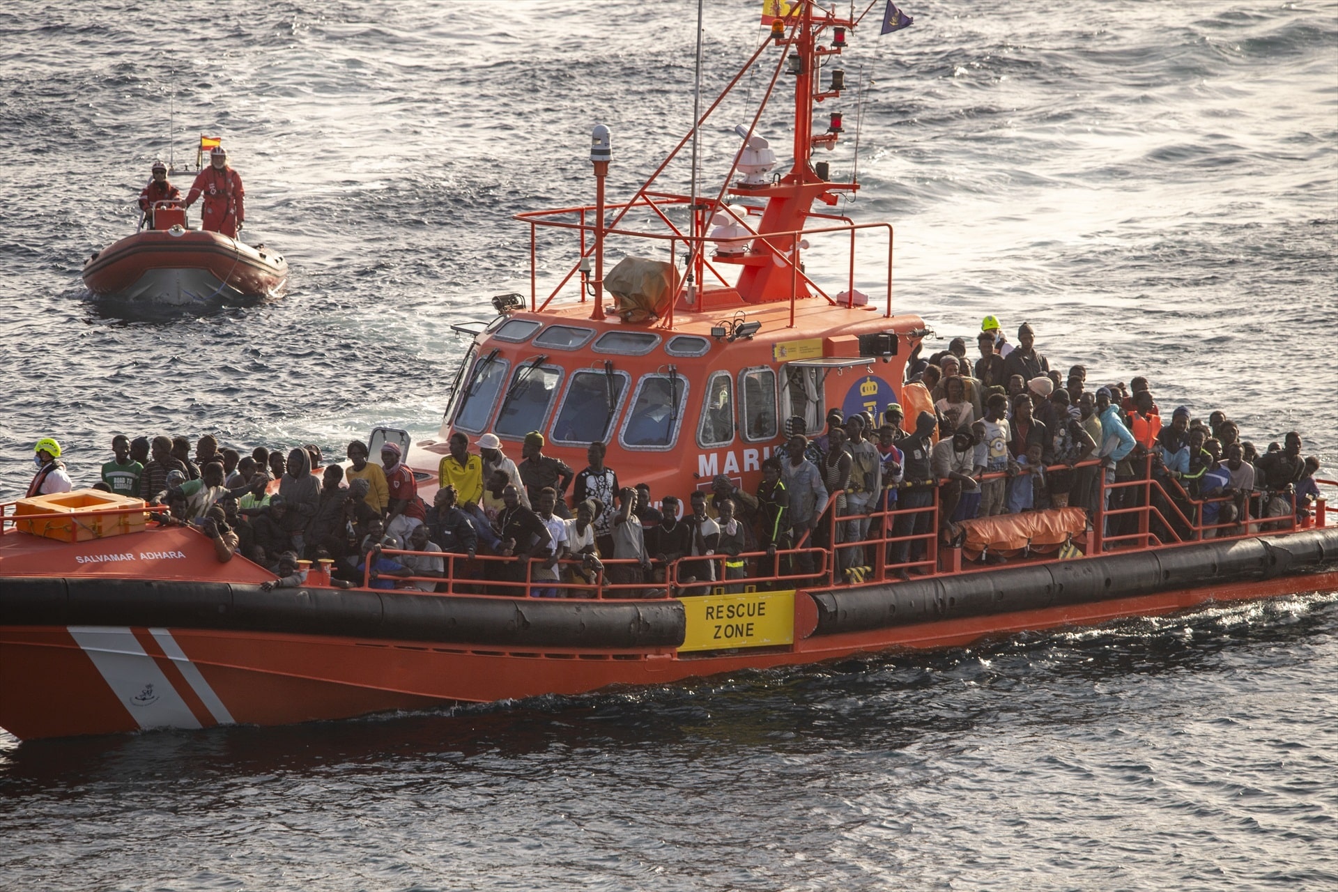 Marruecos ignora a dos pateras con 110 inmigrantes ilegales que intercepta Salvamento Marítimo en aguas marroquíes