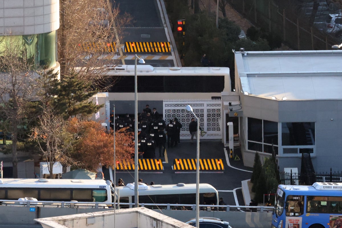 La Policía de Corea del Sur logra ingresar a la residencia del destituido presidente Yoon Suk Yeol para arrestarlo