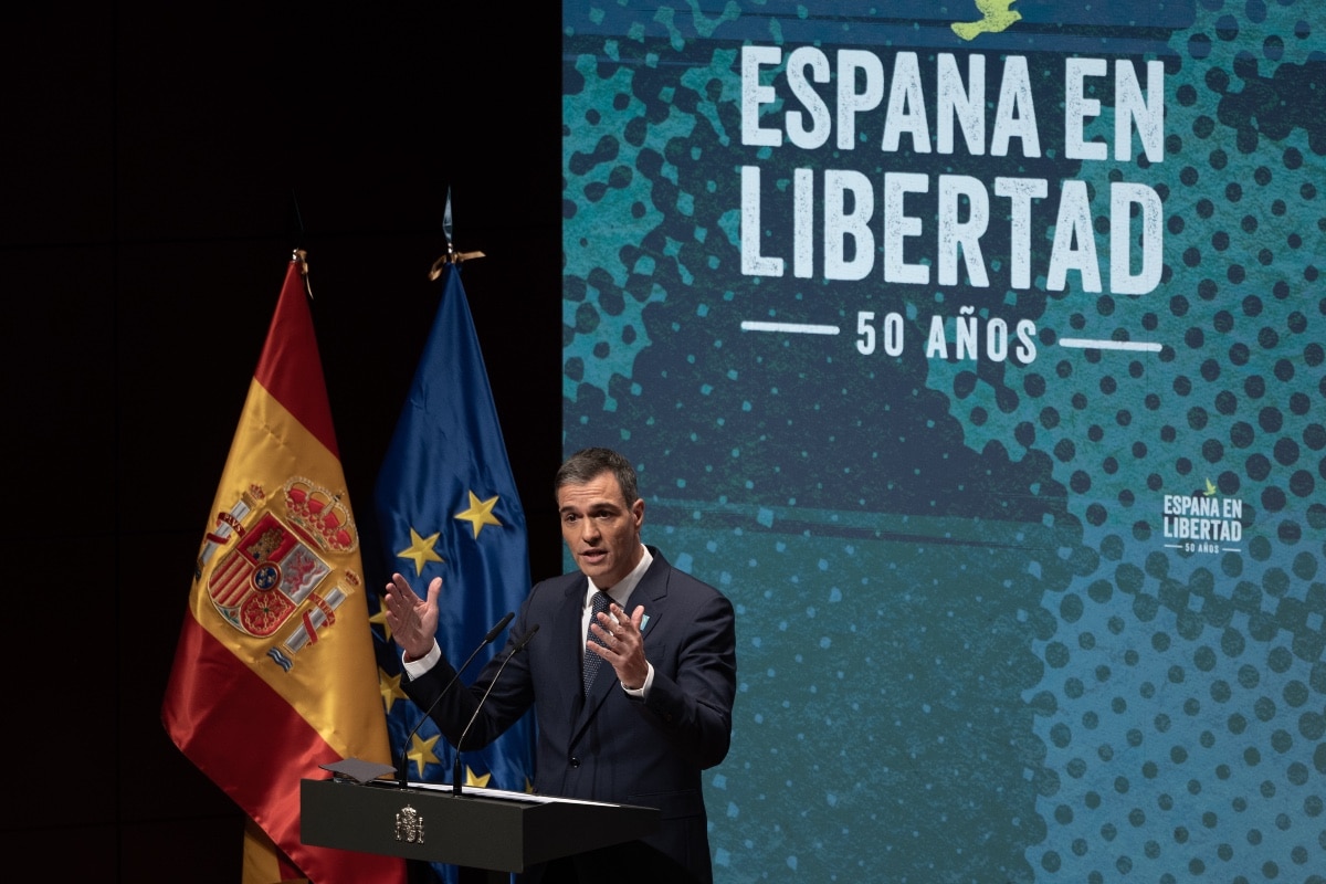 Sólo un 14% de los españoles está a favor de los cien actos de Sánchez por la muerte de Franco