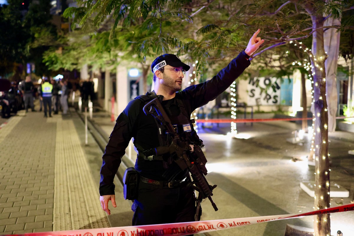 Al menos cuatro heridos tras un atentado terrorista con cuchillo llevado a cabo por un marroquí en el centro de Tel Aviv