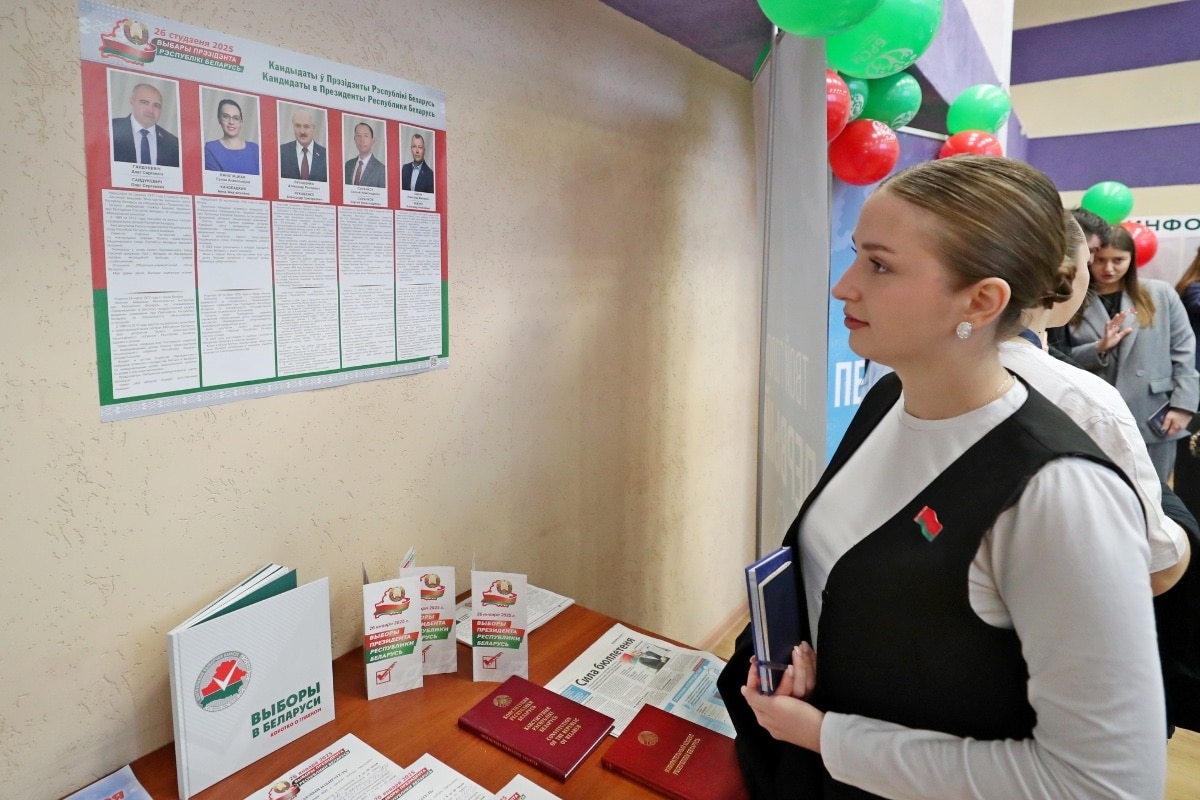 Lukashenko aspira a otros cinco años de mandato en Bielorrusia ante un teatro electoral sin garantías