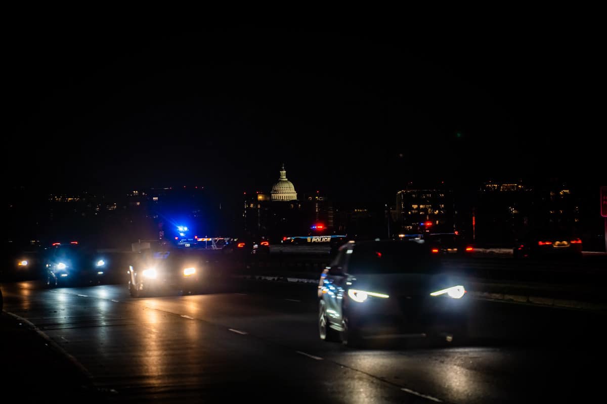 El Aeropuerto Ronald Reagan de Washington reanuda sus vuelos tras el accidente aéreo del miércoles