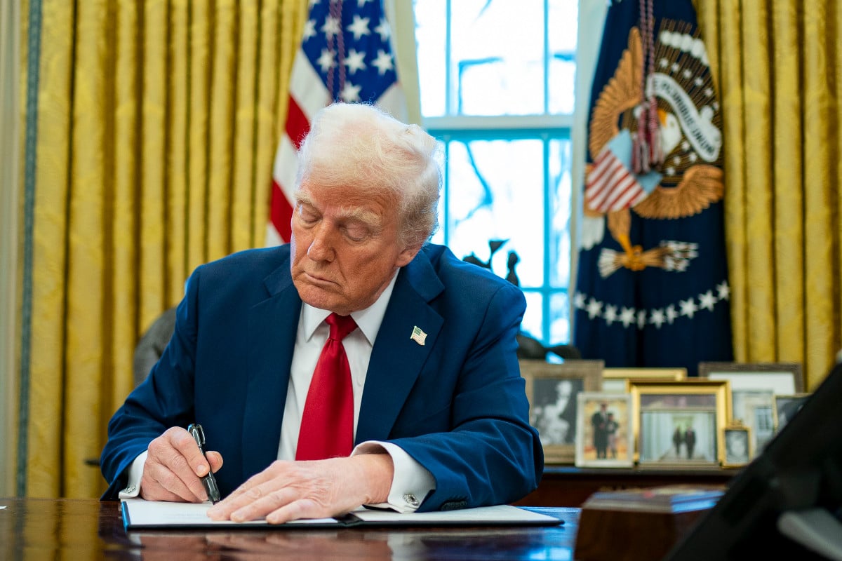 Trump afirma que impondrá aranceles a la Unión Europea: «Nos ha tratado muy mal»