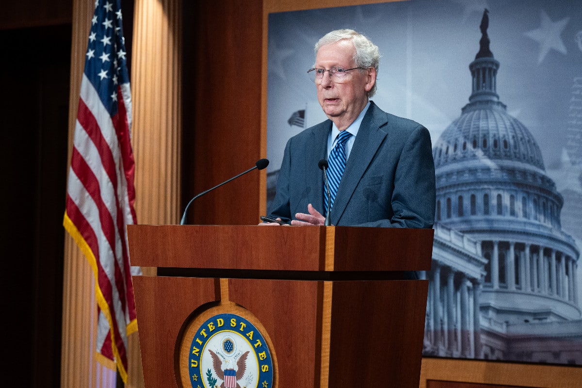 El exlíder republicano en el Senado, Mitch McConnell, anuncia su retiro tras más de 40 años de carrera
