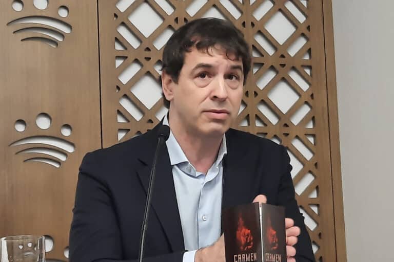 La juez procesa al hermano de Sánchez por los delitos de prevaricación y tráfico de influencias