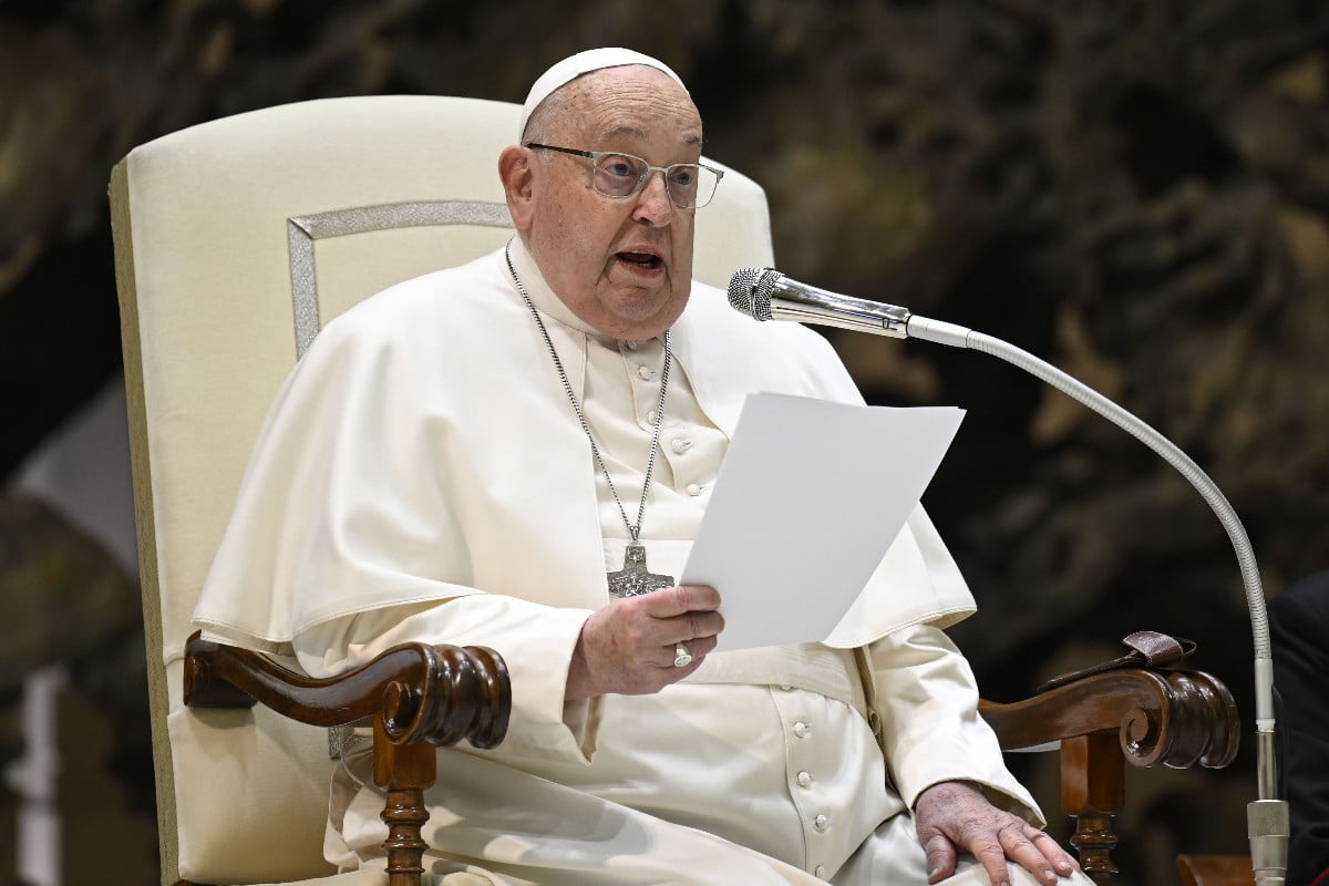 El Papa Francisco cancela su agenda hasta el lunes tras ser ingresado por una bronquitis