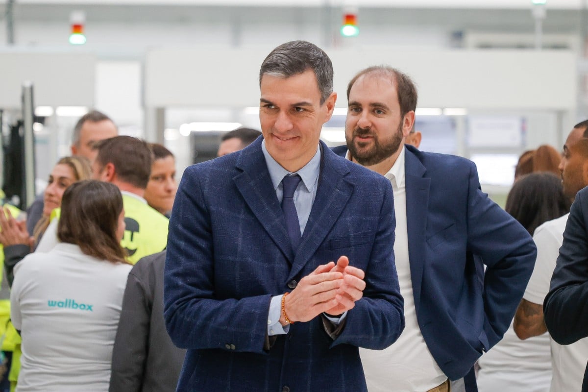 Sánchez impulsa un plan millonario para reforzar su control sobre medios, jueces y redes sociales