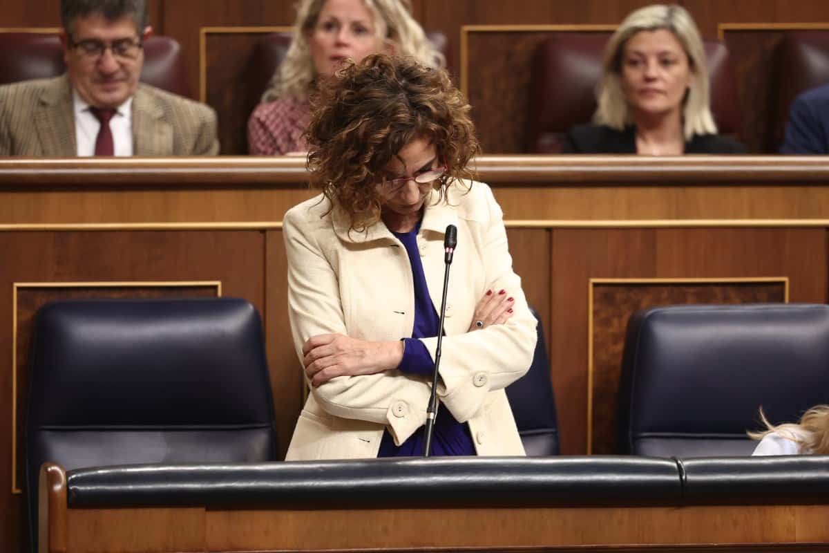Los ingresos fiscales crecen cinco veces más que la media europea por no deflactar tipos