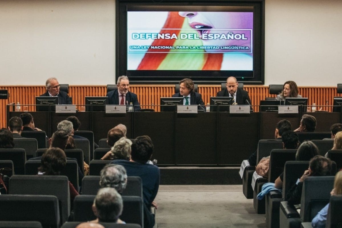 «Si haces el examen en español, te suspenden»: la realidad lingüística que sufren los estudiantes en Cataluña