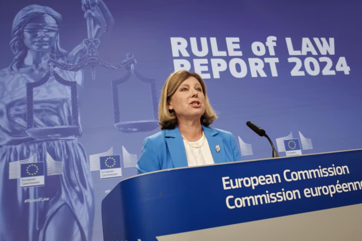 Bruselas vuelve a utilizar el informe sobre el Estado de Derecho para imponer la agenda ideológica de las élites globalistas