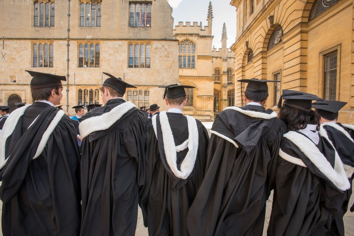 La Universidad de Oxford se rinde a la ideología de género y planea «desgenerizar» el latín para contentar a los «no binarios»