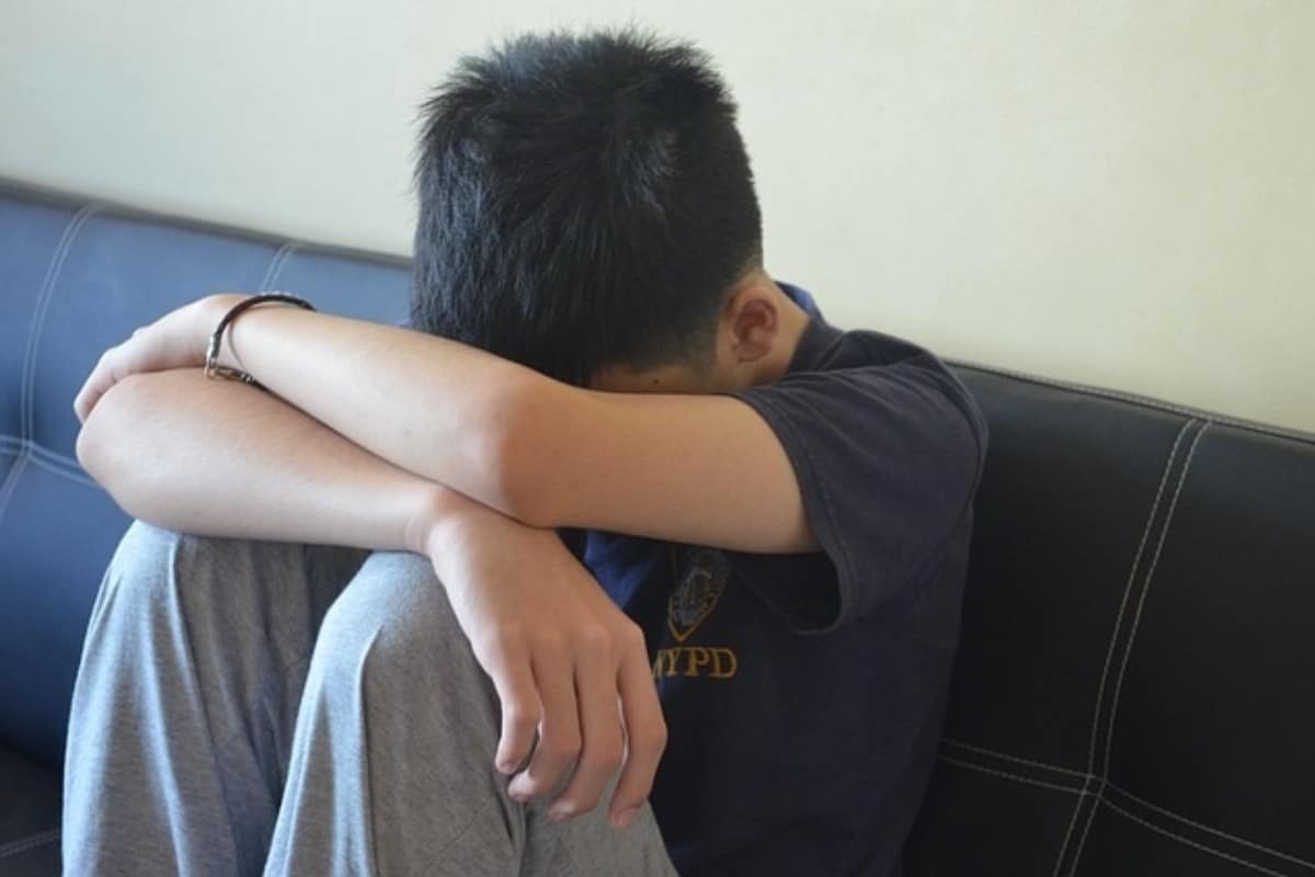 Bandas criminales nigerianas estafan a niños británicos con la «sextorsión»: «Algunas víctimas llegan a suicidarse»