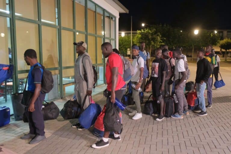 VOX lanza la campaña ‘Ni uno más’ contra la regularización masiva de inmigrantes ilegales que pretende aprobar Sánchez