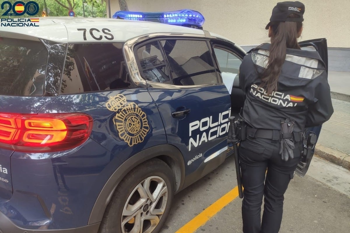 La Policía detiene en Palma a una joven por llamar más de 300 veces a su ex y acudir a su domicilio