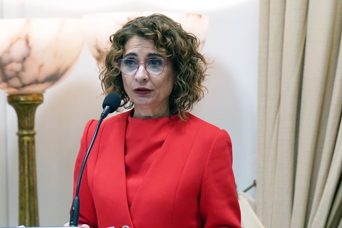 El déficit de 2024 cae al 2,8% del PIB sin tener en cuenta los daños de la riada