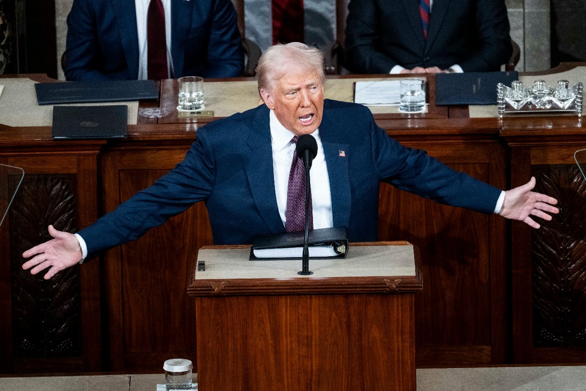 Trump tilda de «tendenciosas» a la radio y televisión públicas de EEUU y pide cortar su financiamiento: «Son dos plataformas horribles»