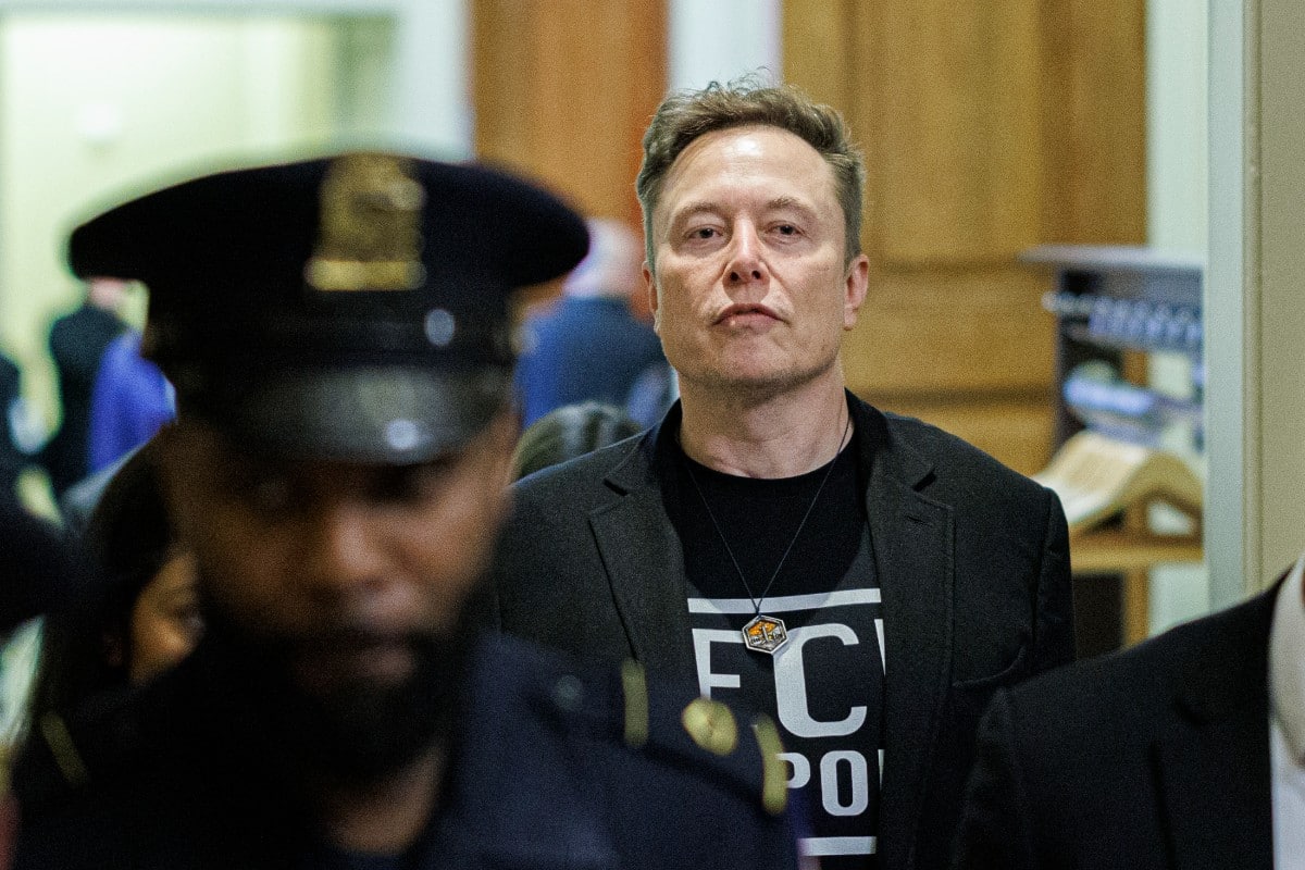Elon Musk desafía la censura del Gobierno británico y se niega a entregar datos de usuarios de X tras las protestas de Southport