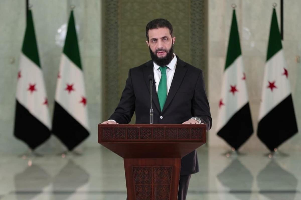 Los yihadistas sirios firman una nueva Constitución que les asegura el poder por cinco años e instaura el Islam como religión de Estado