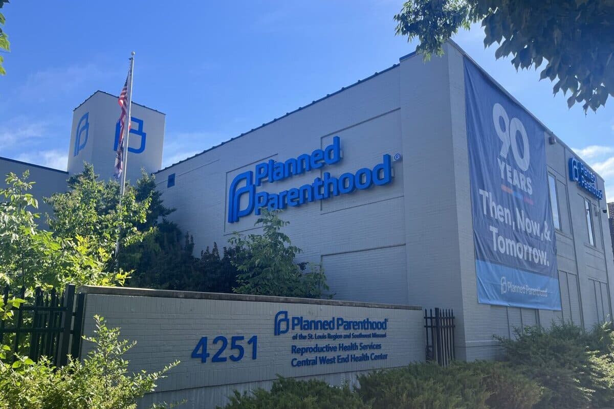 La Administración Trump acorrala a la multinacional abortista Planned Parenthood: el número de centros cae un 33% y ya hablan de «profunda crisis»