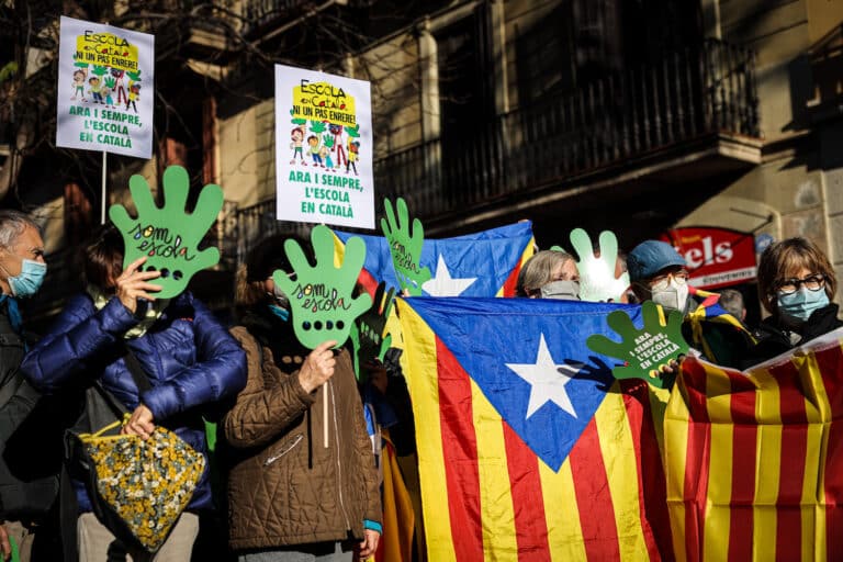 Más de 120 centros educativos de Cataluña ya imparten clases de árabe y cultura marroquí