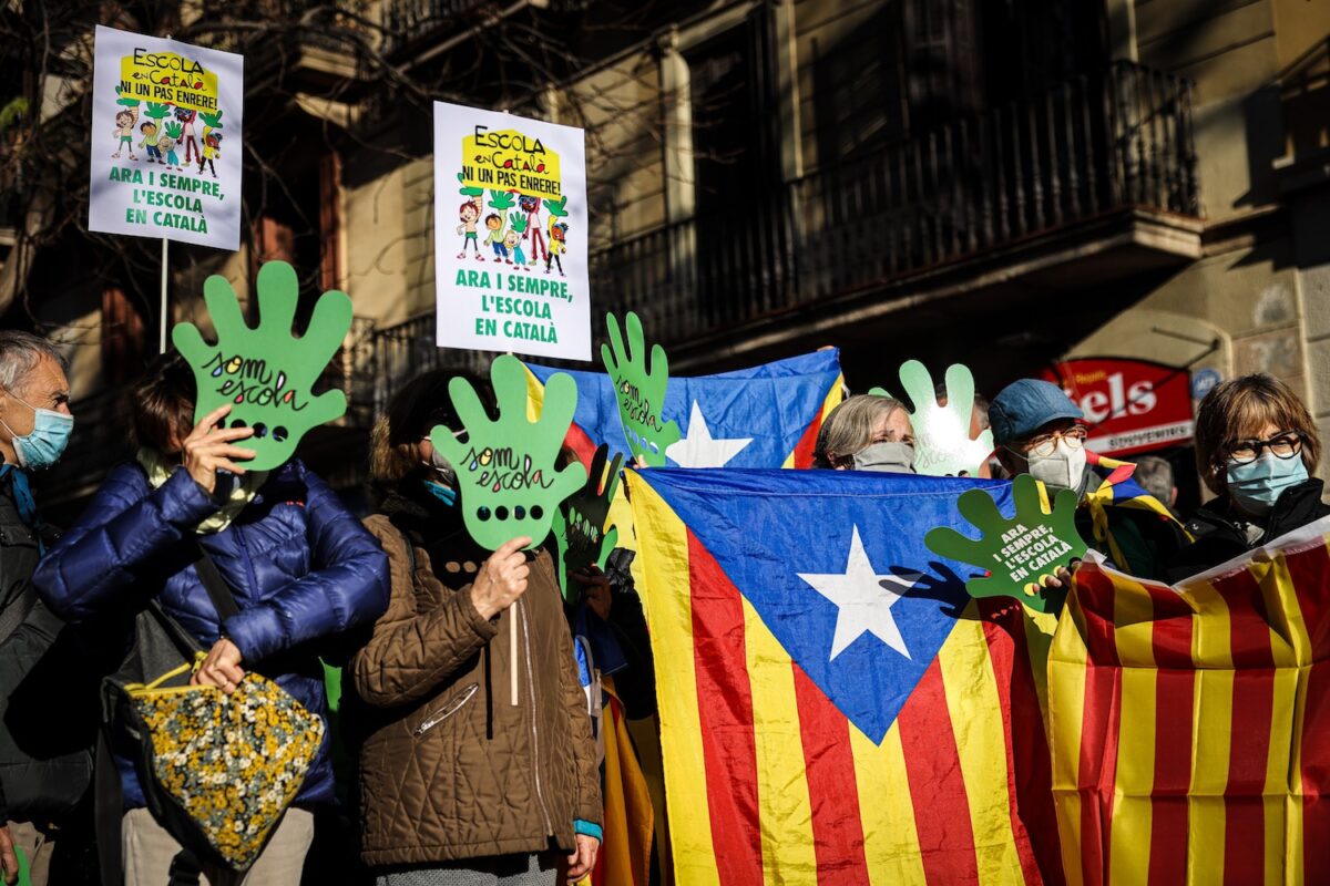 Más de 120 centros educativos de Cataluña ya imparten clases de árabe y cultura marroquí