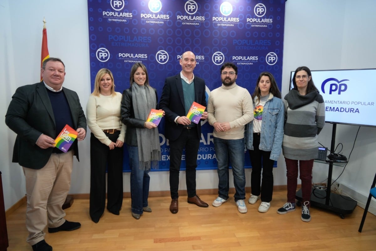 El PP insiste en su sumisión al lobby LGTBI en Extremadura: «La ley no se toca»