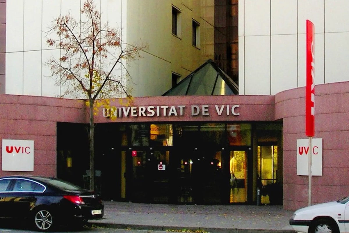 La Universidad de Vich (Barcelona) anima a sus estudiantes a celebrar un acto del Ramadán con «productos halal»