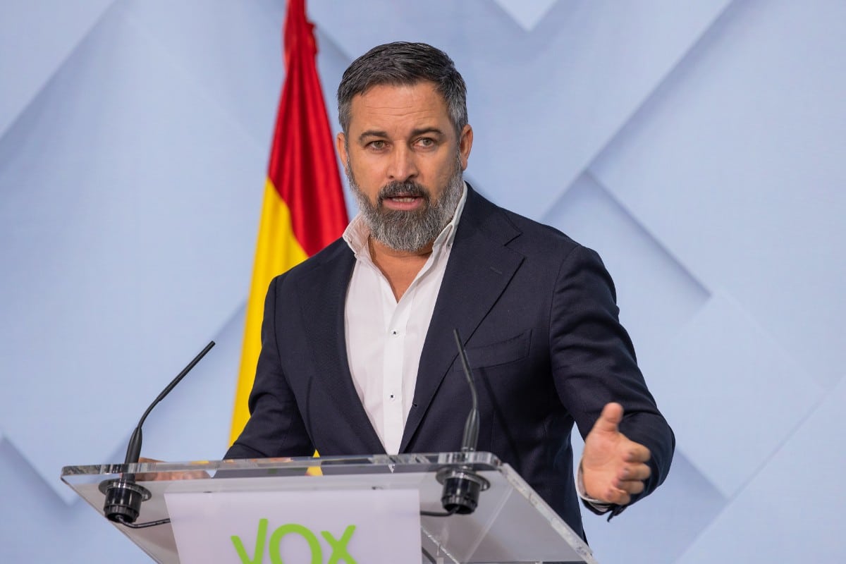 Abascal, sobre el reparto de menas: «Ni a Bilbao, ni a Barcelona, ni a Valencia… ni a ningún sitio. A Marruecos con sus padres y con su rey»