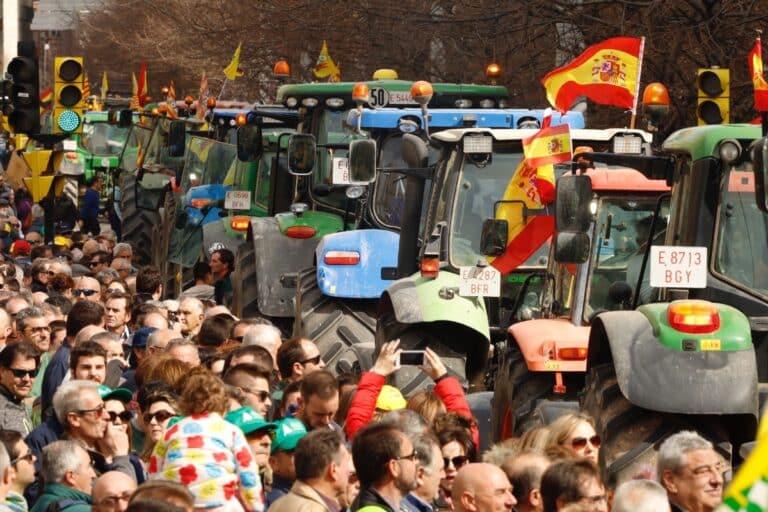 Agricultores y ganaderos protestarán este miércoles en Madrid contra el aumento de costes, el exceso de burocracia y la competencia desleal de Mercosur y Marruecos