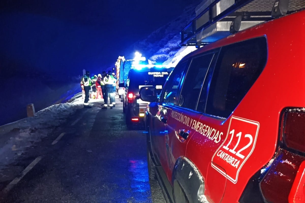 Mueren cuatro jóvenes madrileños de 21 años al despeñarse el vehículo en el que viajaban por una ladera en Cantabria