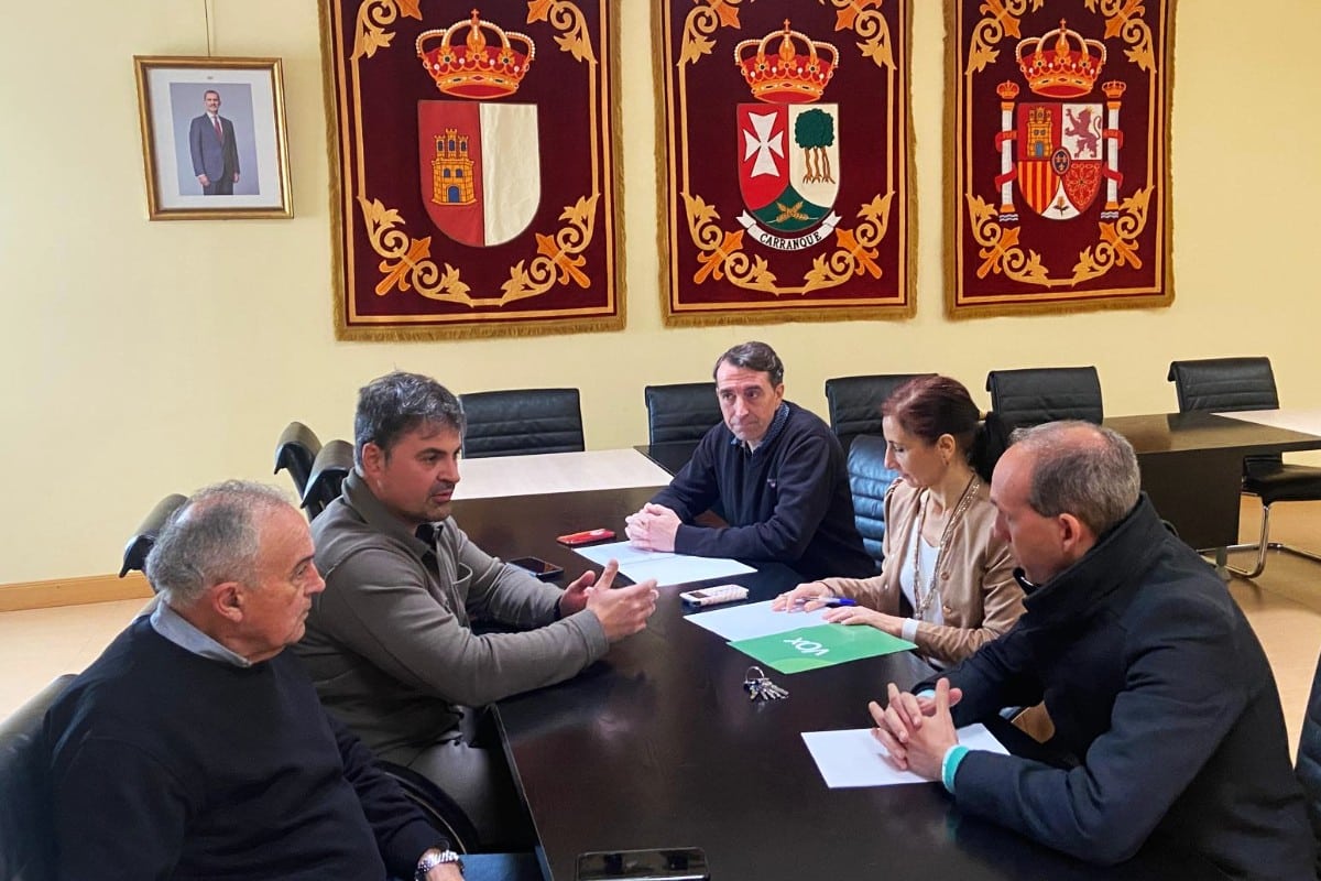 El PP llega a un «pacto de no agresión» con el PSOE y expulsa a VOX del equipo de Gobierno de Carranque (Toledo): «Es una traición a los vecinos»