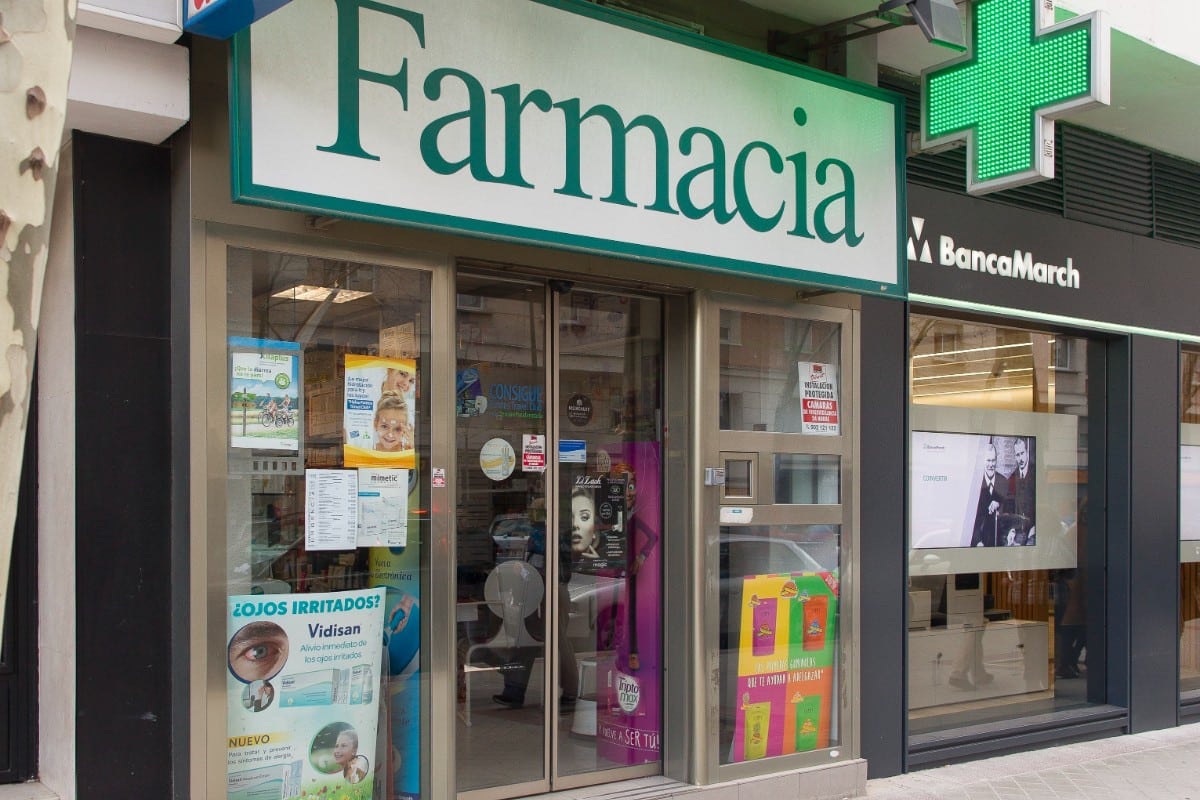 Un individuo con antecedentes por robos asalta con un cuchillo una farmacia en el distrito de San Blas-Canillejas (Madrid)