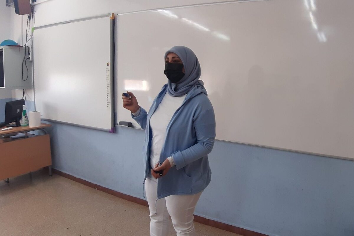 Más de 120 centros educativos de Cataluña ya imparten clases de árabe y cultura marroquí