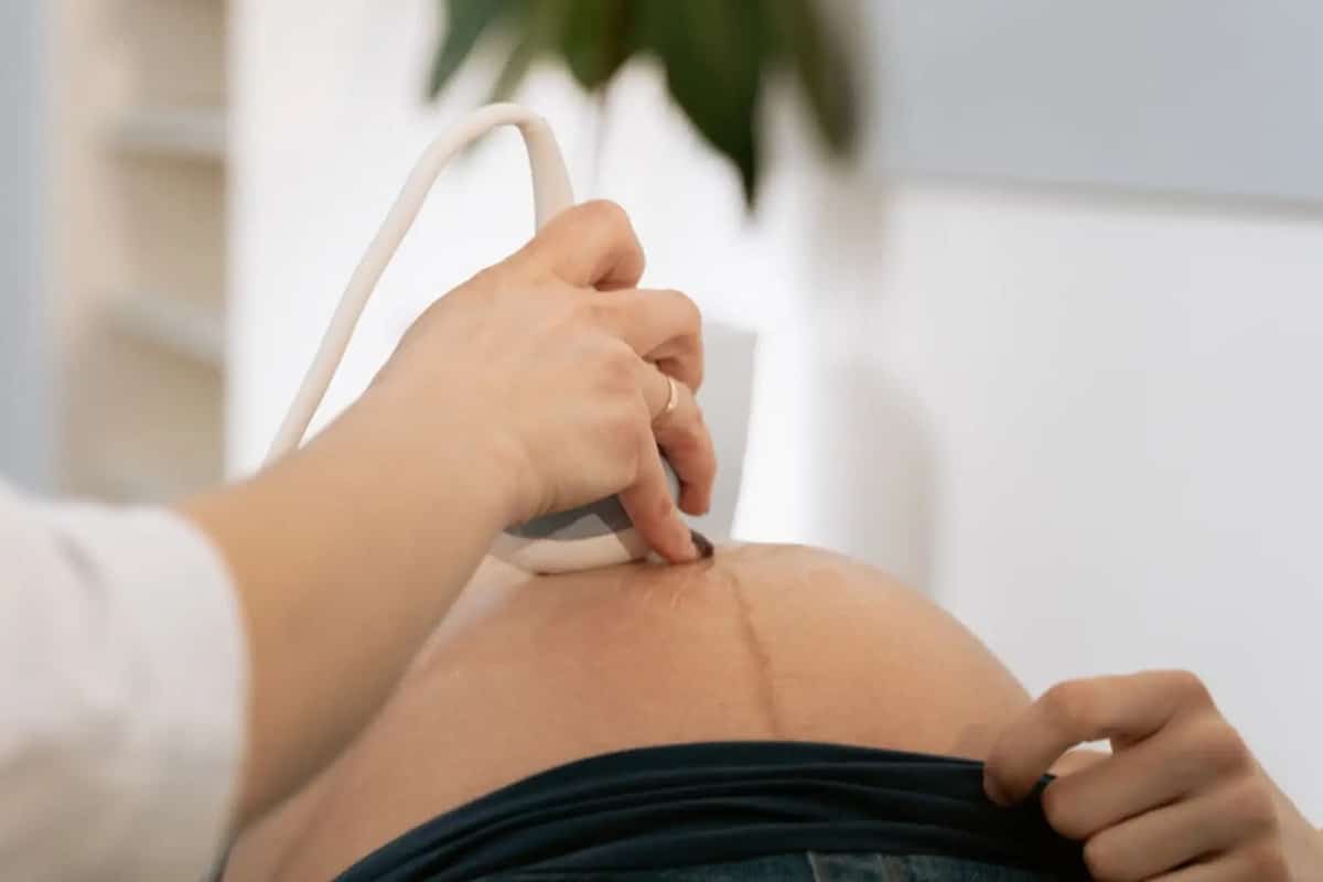 España registró en 2023 la segunda tasa de fertilidad más baja de la UE y un tercio de los niños nacidos son de madres extranjeras
