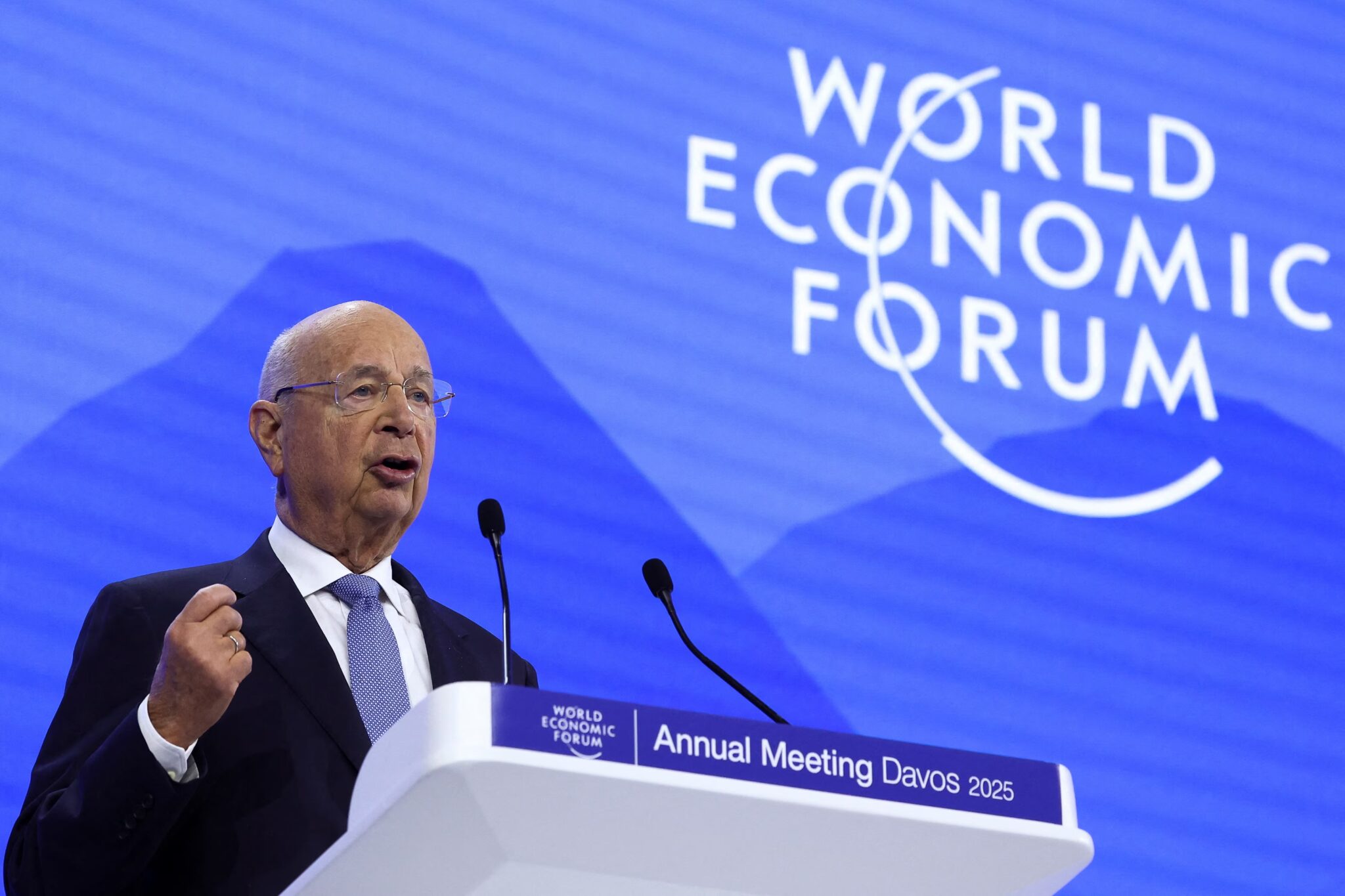 Acusan al fundador del Foro de Davos de «manipular» análisis para favorecer a gobiernos alineados con la Agenda 2030