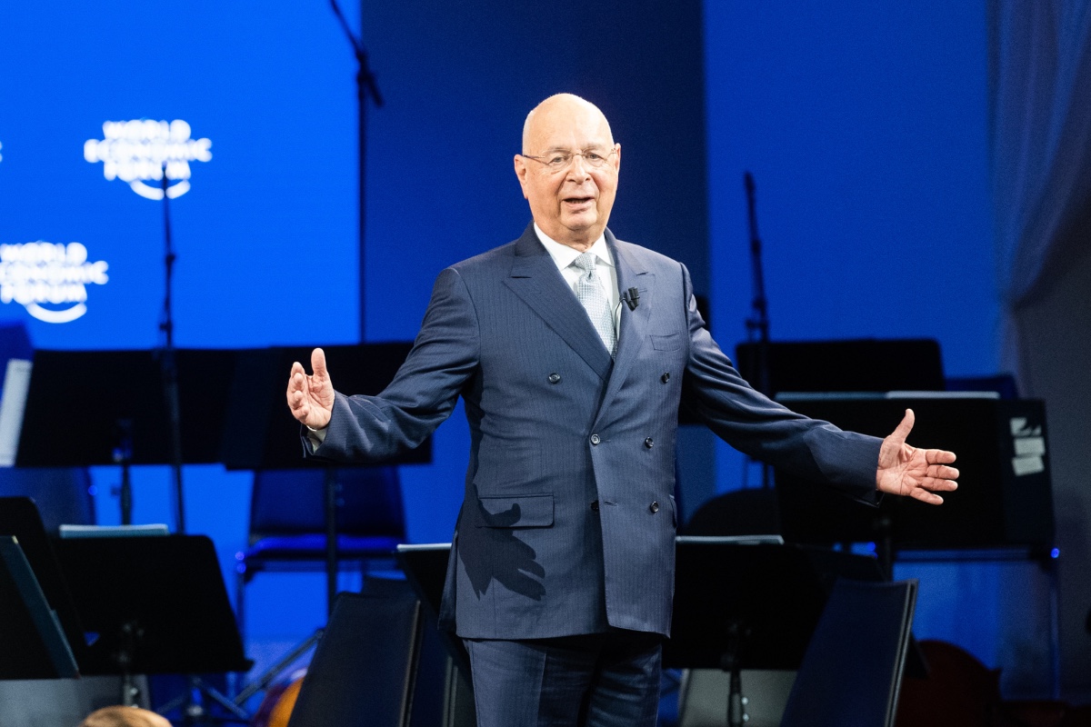 El ciclo PosWoke III: La caída de Klaus Schwab