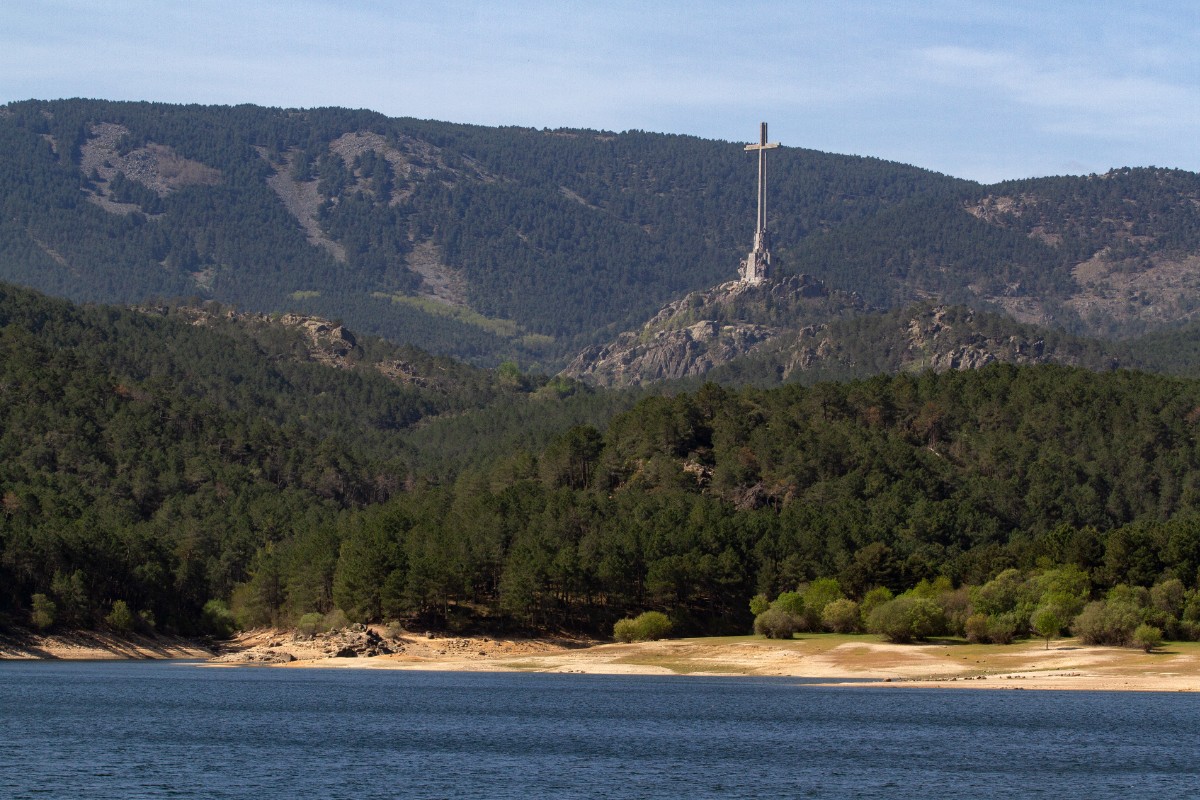 Abogados Cristianos presenta un recurso contra el pliego del concurso de ideas para profanar el Valle de los Caídos