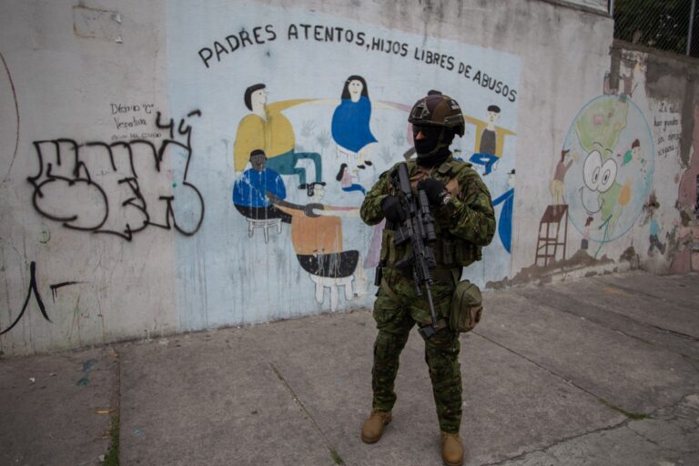 Al menos cinco muertos, entre ellos una niña, en un ataque armado en el oeste de Ecuador