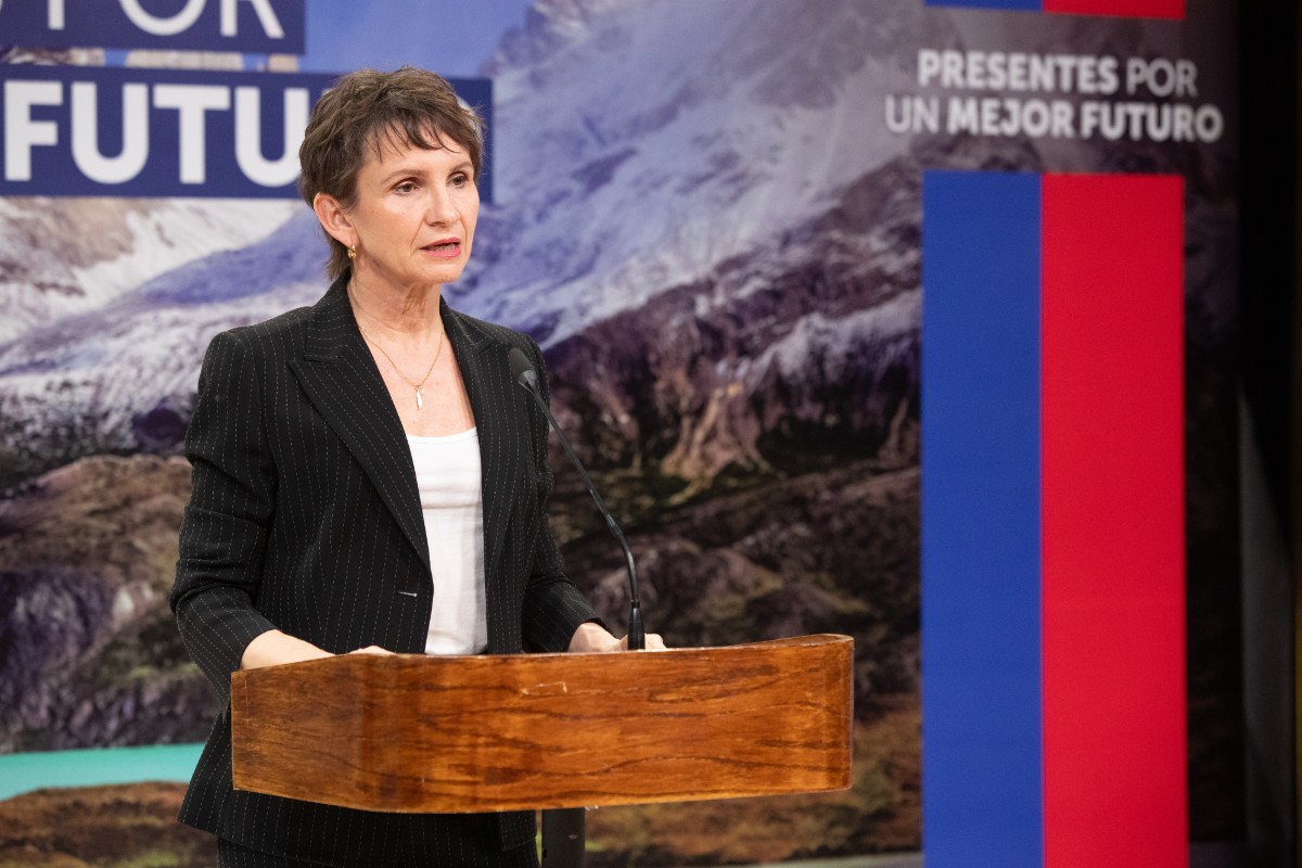 El Partido Socialista de Chile respalda a la exministra del Interior Carolina Tohá como candidata presidencial