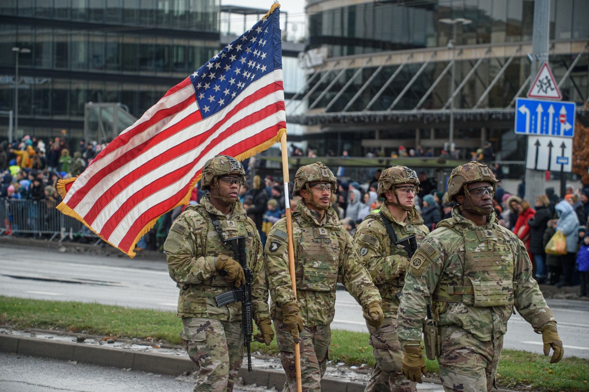 Trump pide al Supremo que avale una ley que impediría el ingreso de transgéneros al Ejército